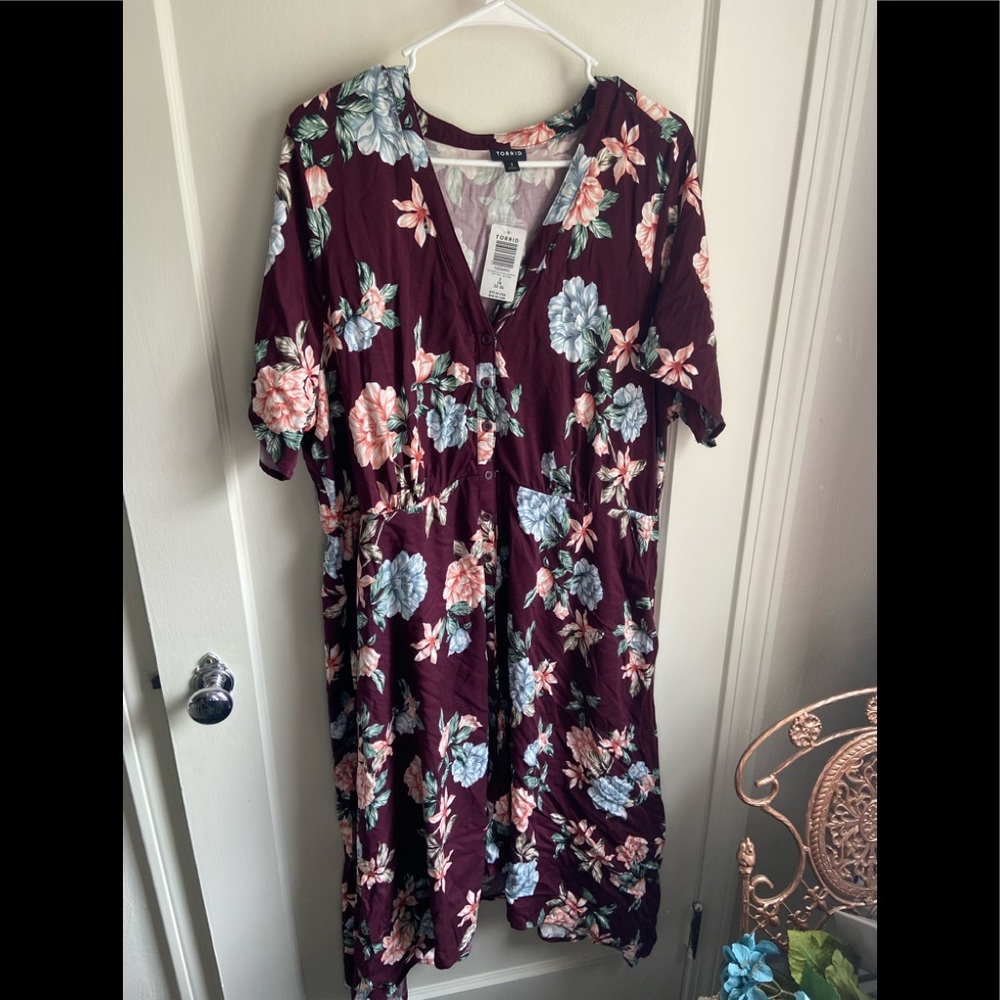 Torrid size 3x floral dress NWT